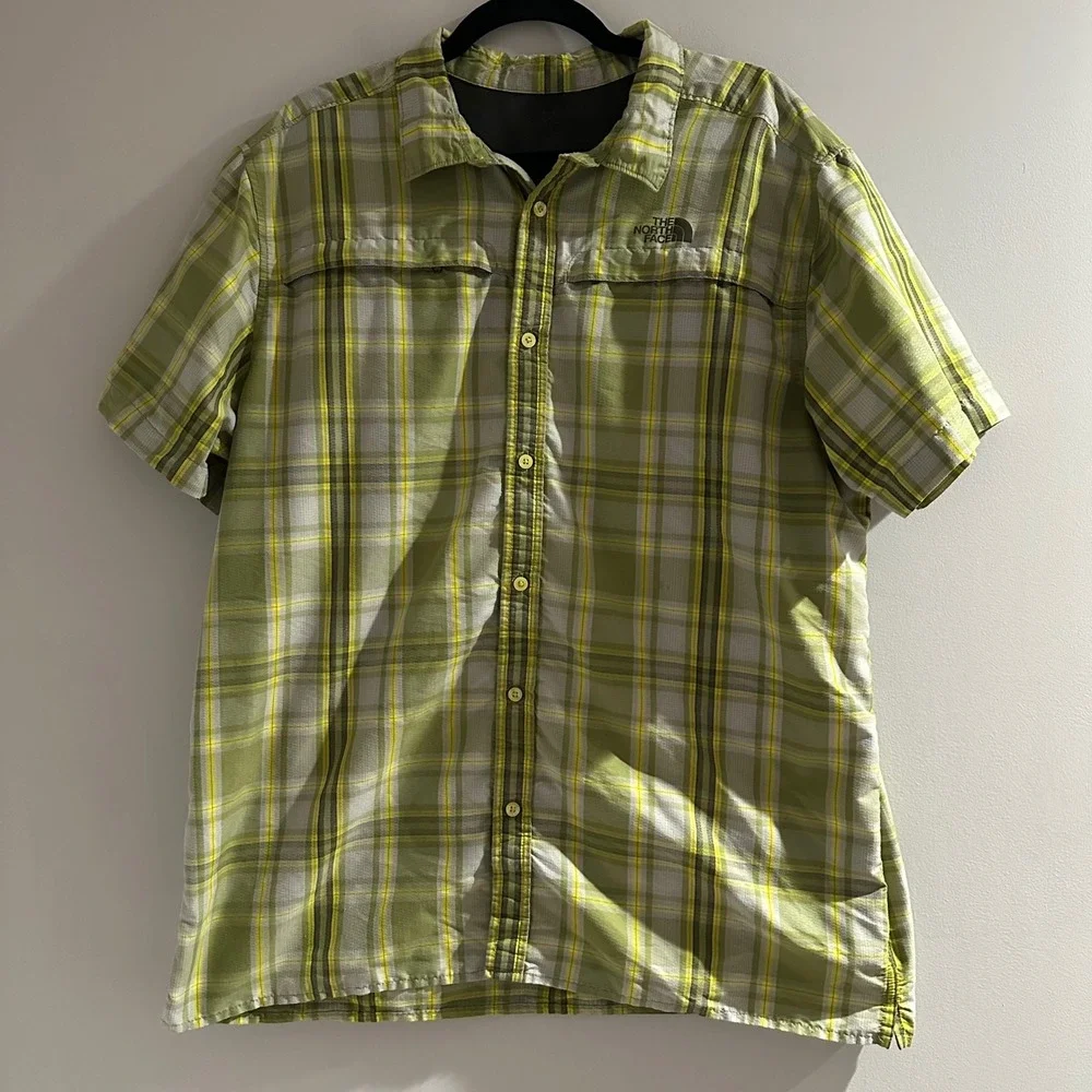 The North Face Plaid Hiking Shirt‎ Mens XL Green Short Sleeve Vented Button Up